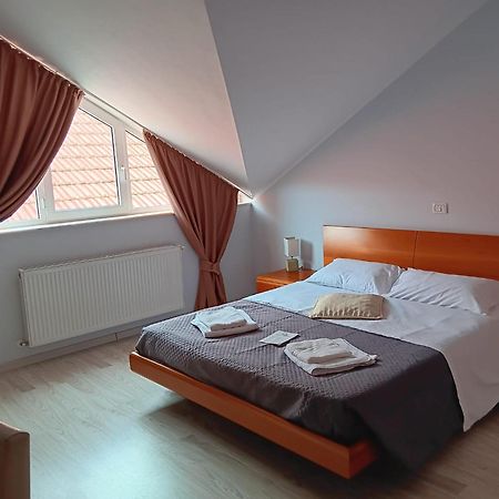 Hotel Veneto Timisoara Esterno foto